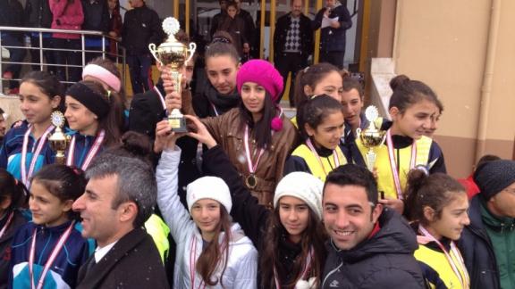 Fatih Ortaokulu Yıldız Kızlar Kros Ekibi Türkiye Finallerinde