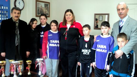 Külhüyük Şehit Sait Özbek İlkokulu ve Ortaokulu Tüm Kupaları Topladı
