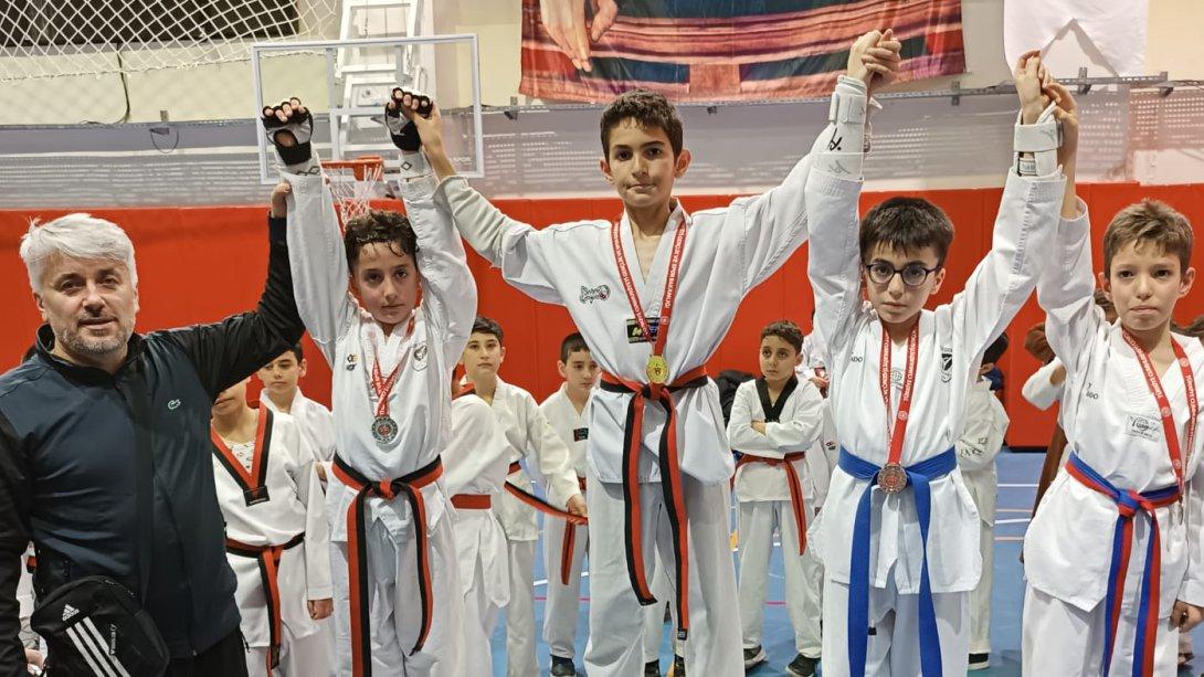 Taekwondo da Bir Başarı Haberi de Fatih Ortaokulundan Geldi. 