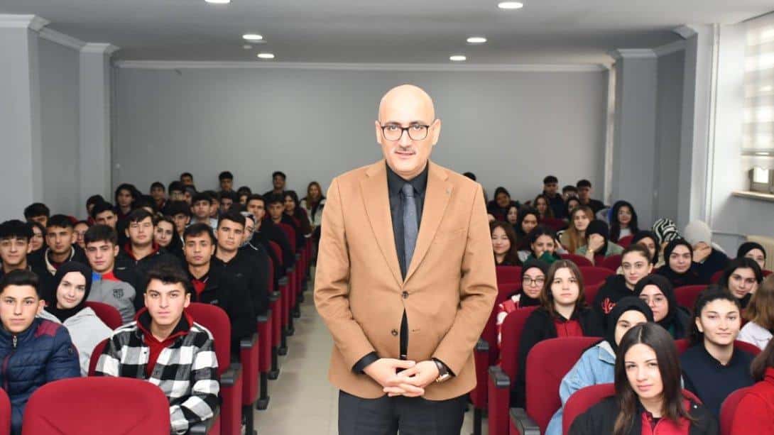 Kaymakamımız İhsan Emre AYDIN, TOKİ Şehit Mustafa Tekgül Anadolu Lisesini Ziyaret Etti. 