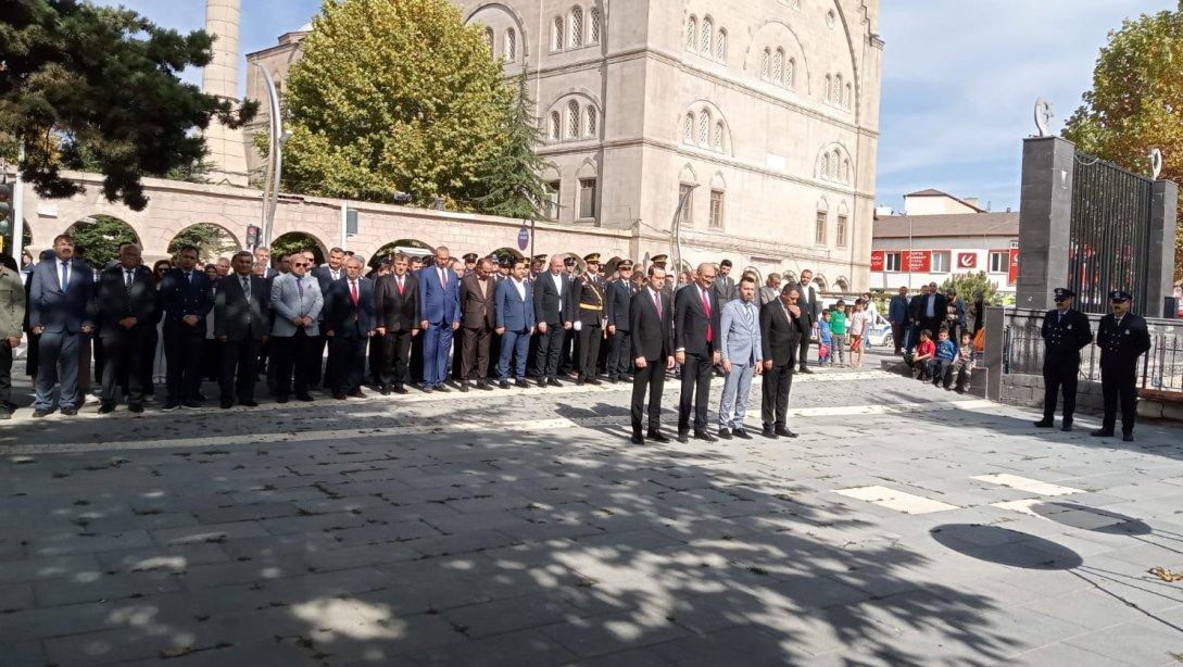 29 Ekim Cumhuriyet Bayramı Çelenk Sunma Programı Yapıldı. 