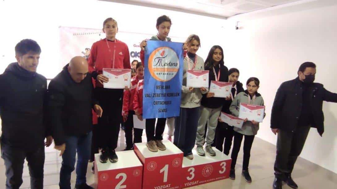 Ertuğrul Gazi Ortaokulu Yıldız Kızlar Kros Takımı, Türkiye Şampiyonasında İlimizi Temsil Edecek. 